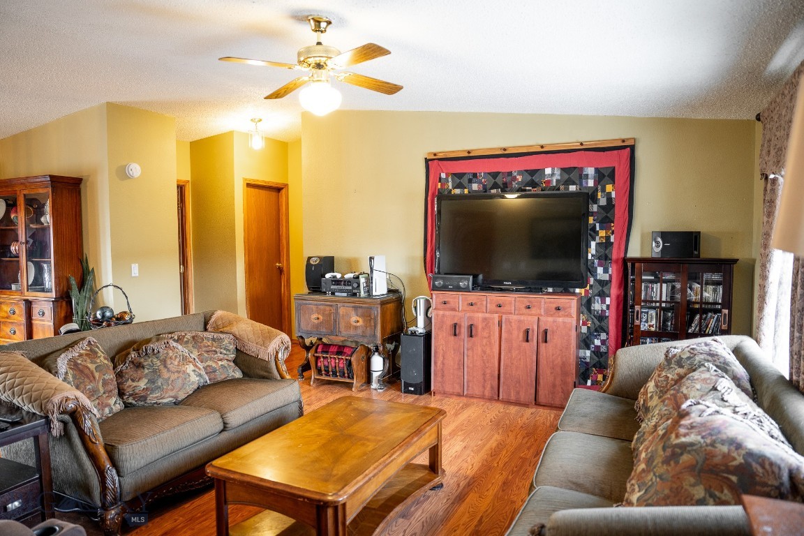 2440 US Highway 89 N