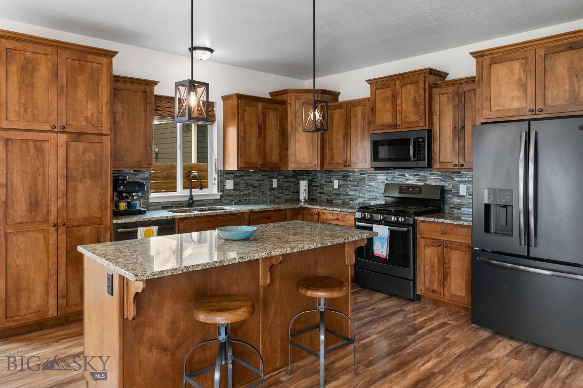 675 Stewart Loop