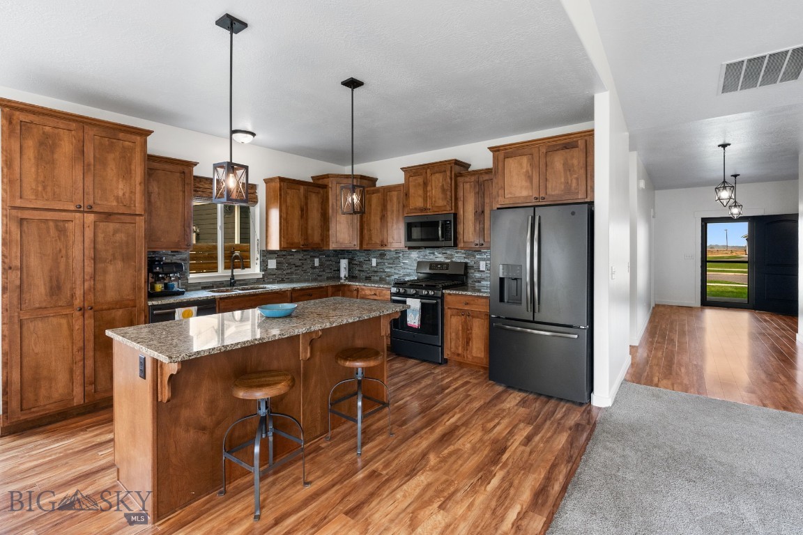 675 Stewart Loop