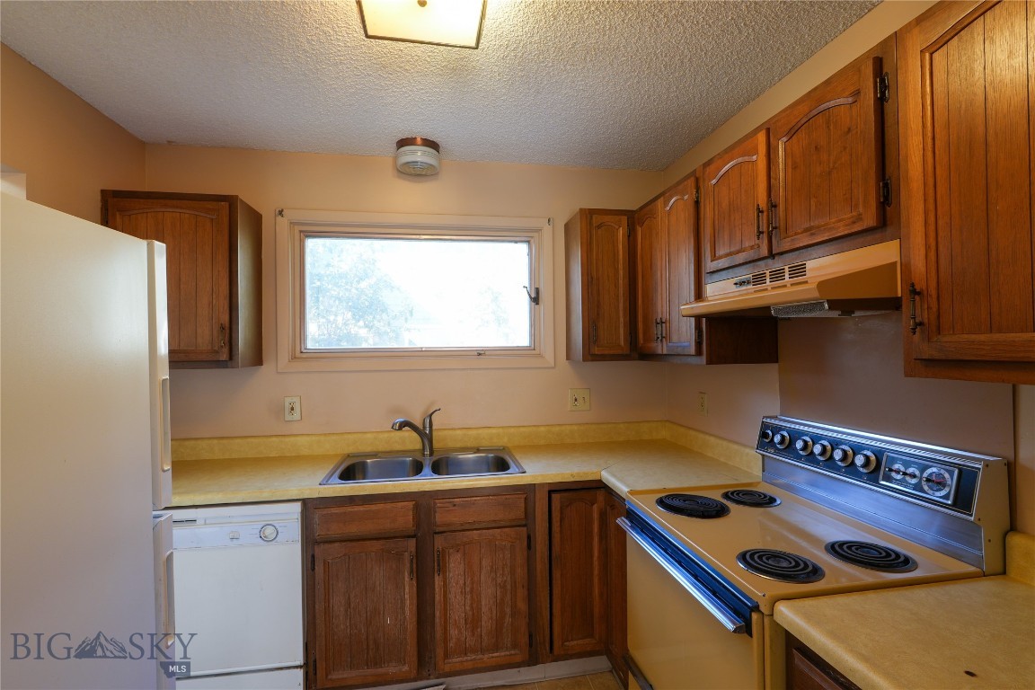 122 S 15th Avenue 6
