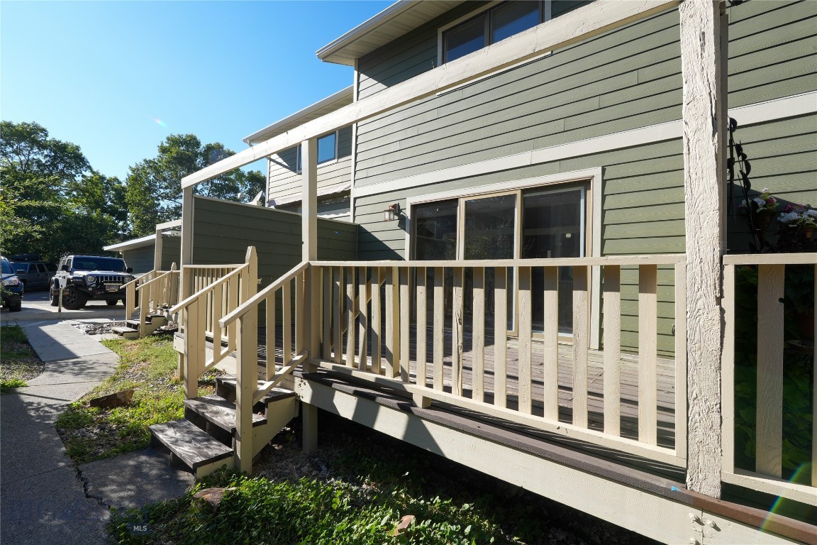 122 S 15th Avenue 6