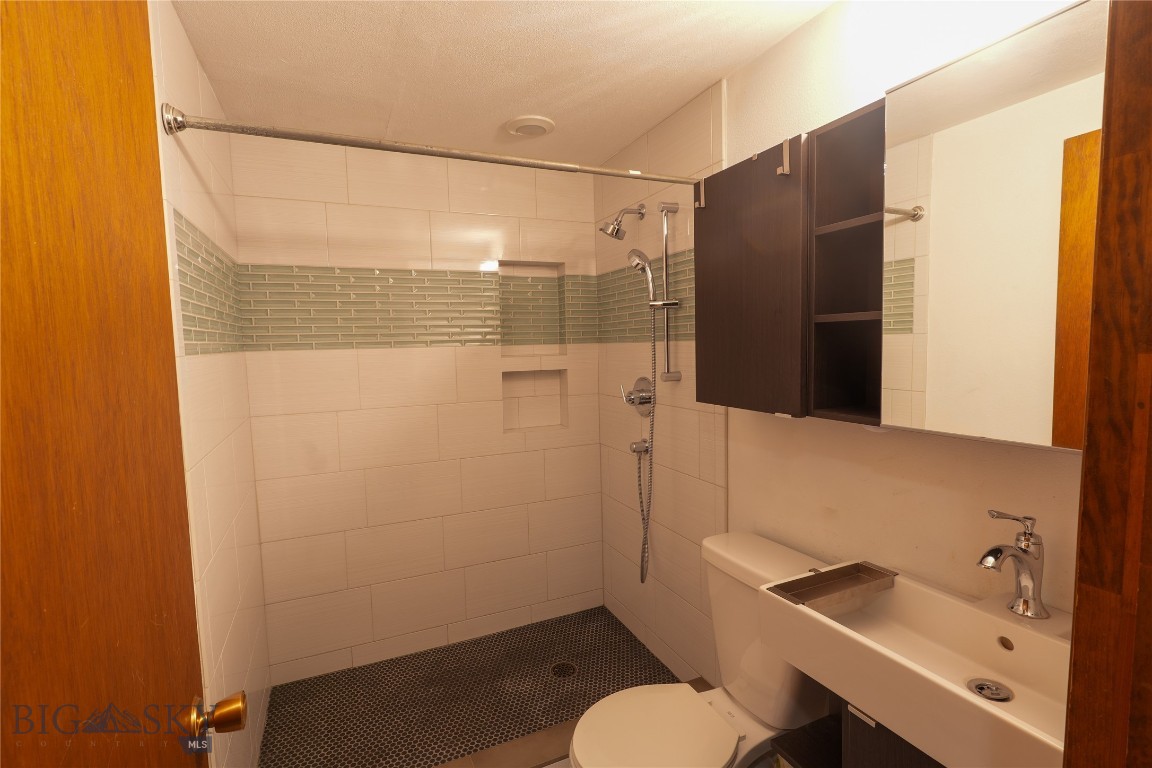122 S 15th Avenue 6
