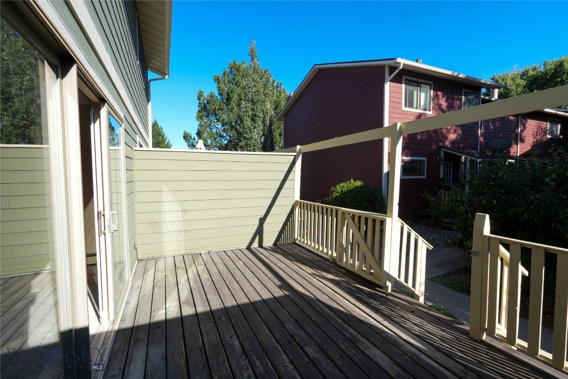 122 S 15th Avenue 6