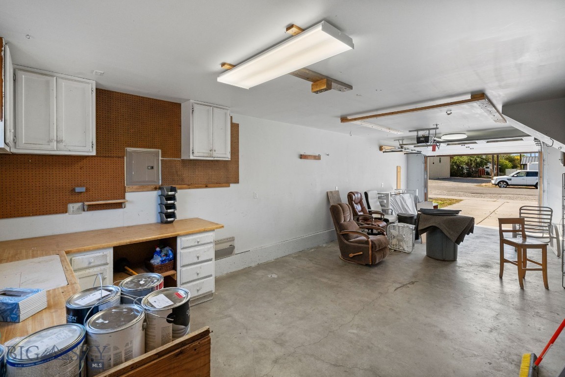 205 W Southview Avenue