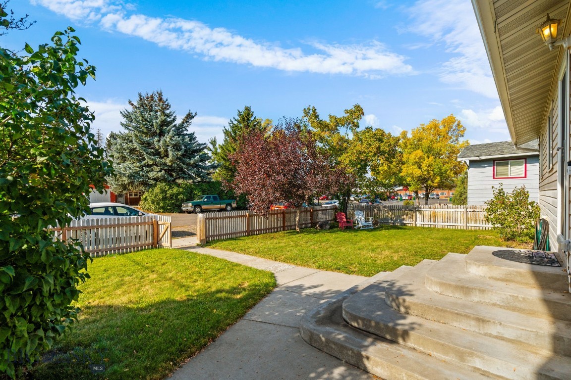 205 W Southview Avenue