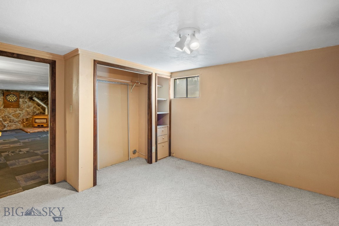 205 W Southview Avenue