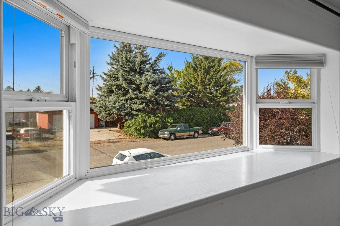 205 W Southview Avenue