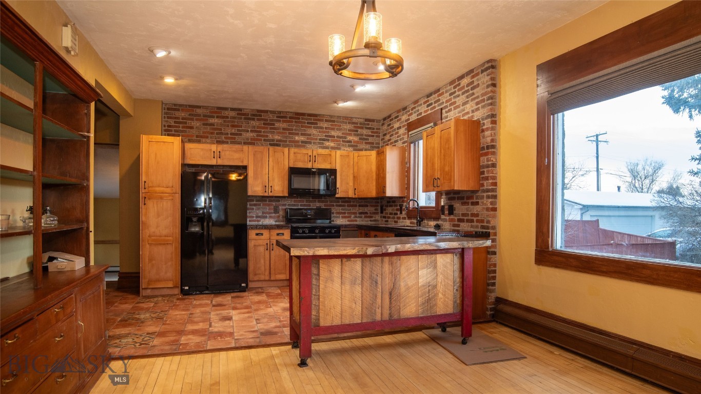 716 Mcleod