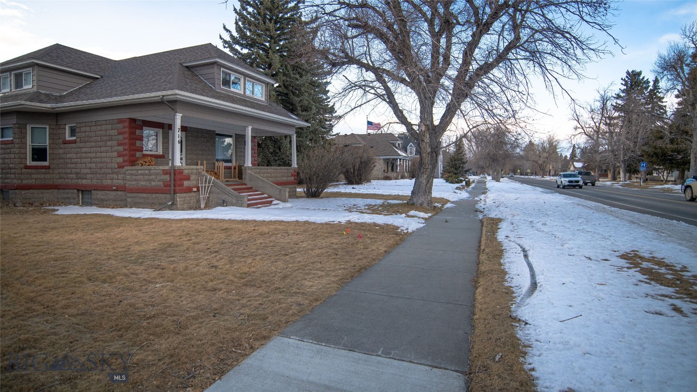 716 Mcleod