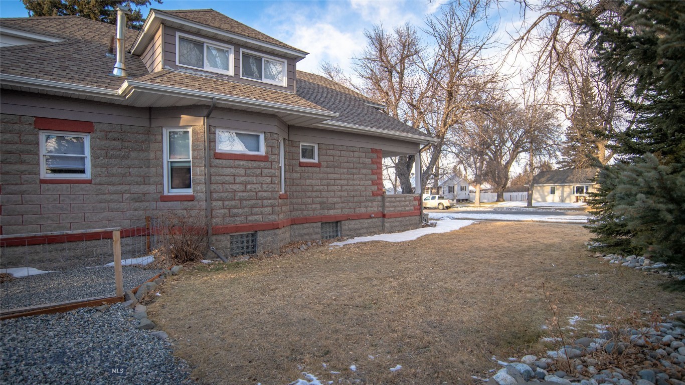 716 Mcleod