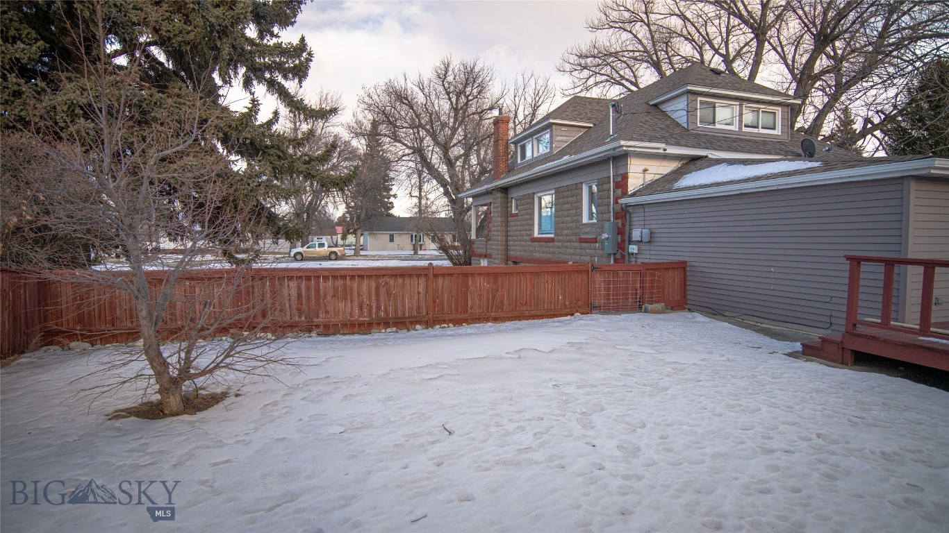 716 Mcleod