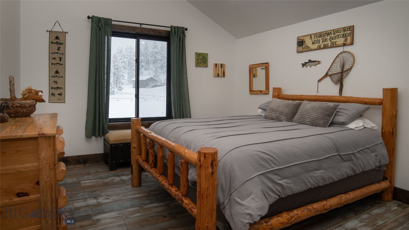 5 Fox Trail Way