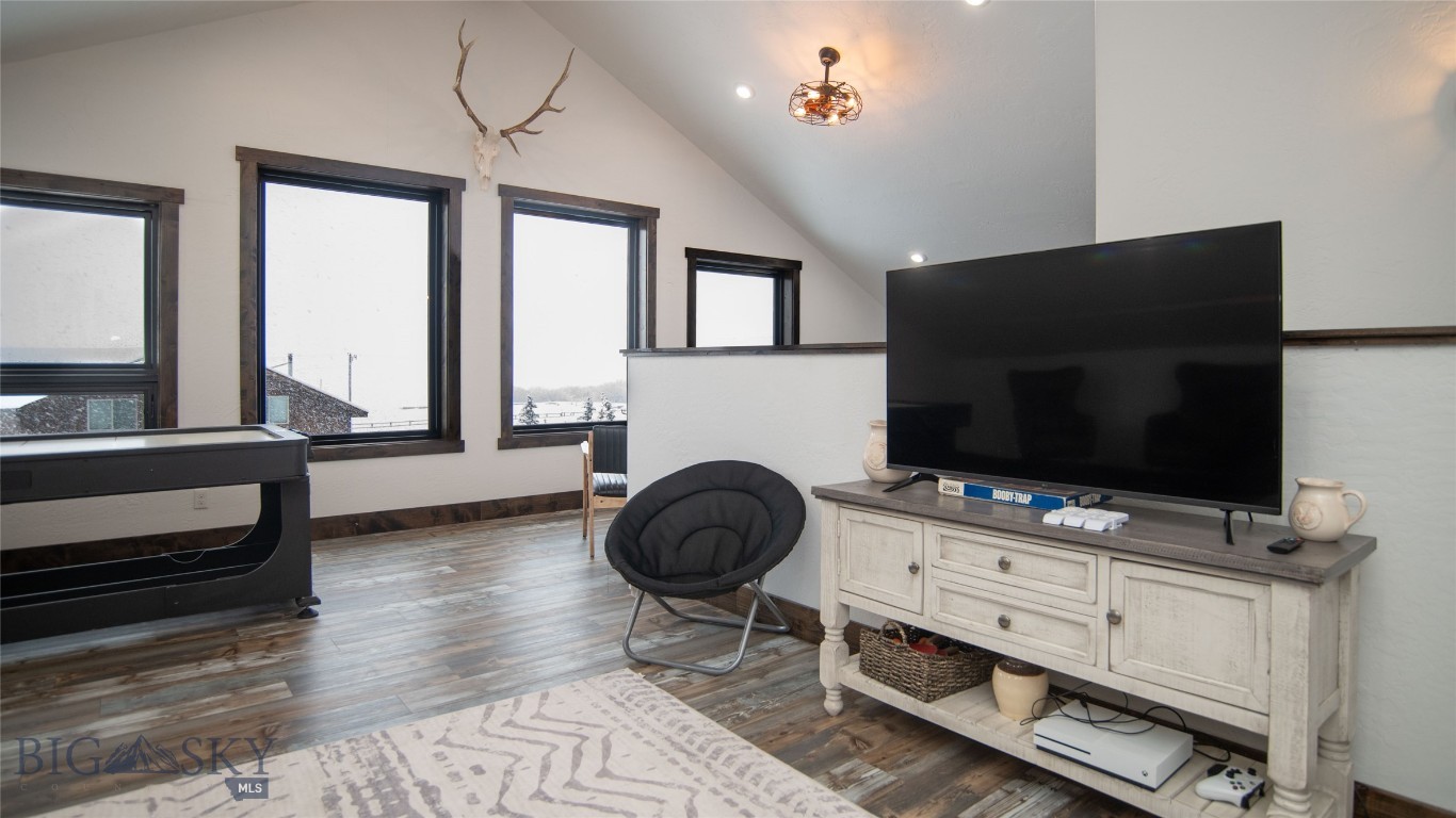 5 Fox Trail Way