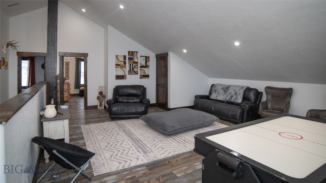 5 Fox Trail Way