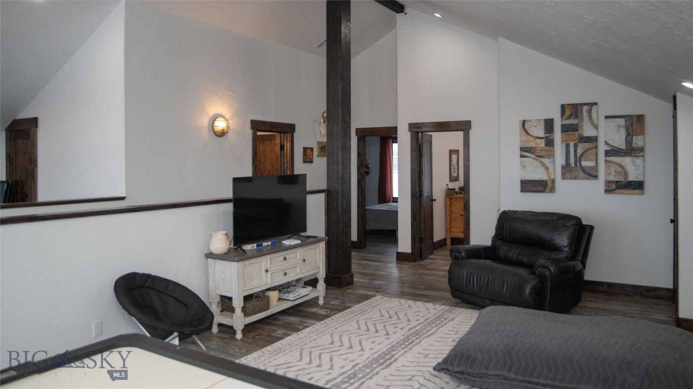 5 Fox Trail Way