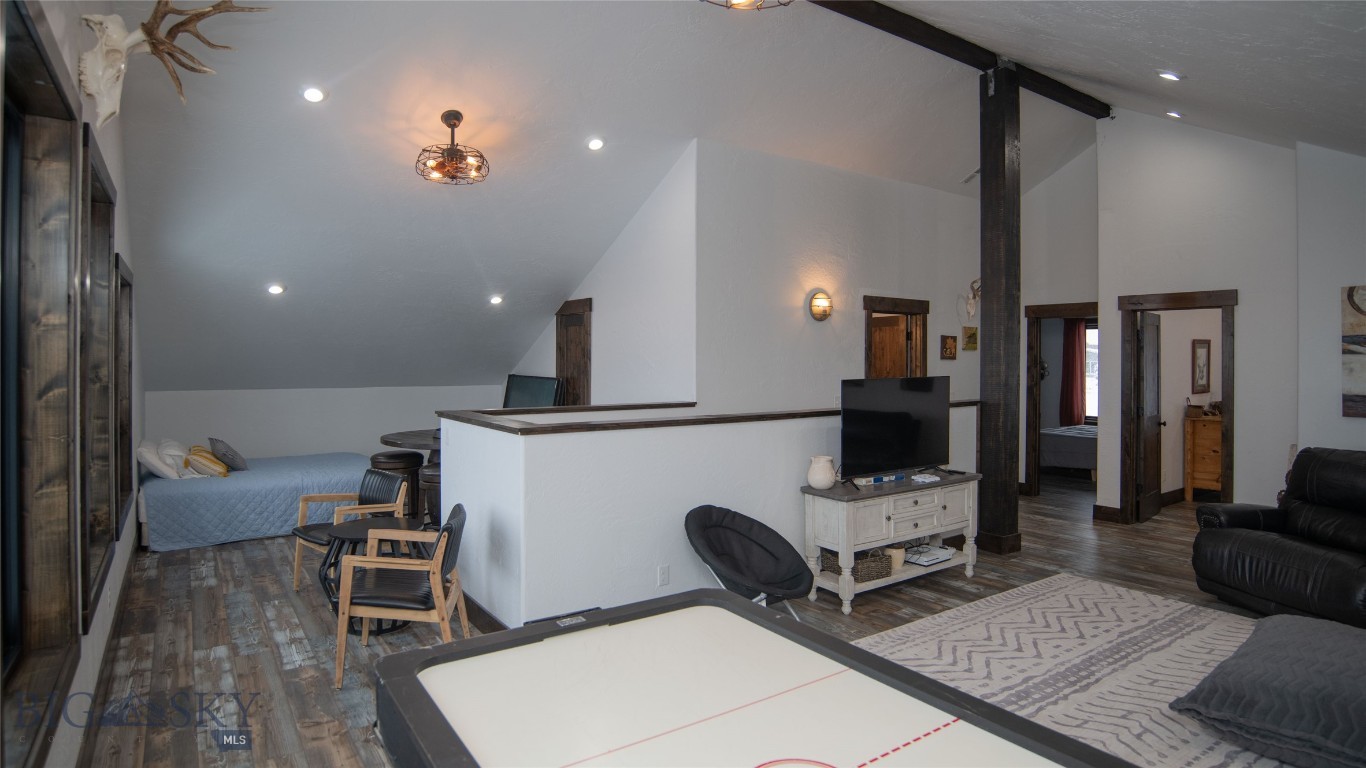 5 Fox Trail Way