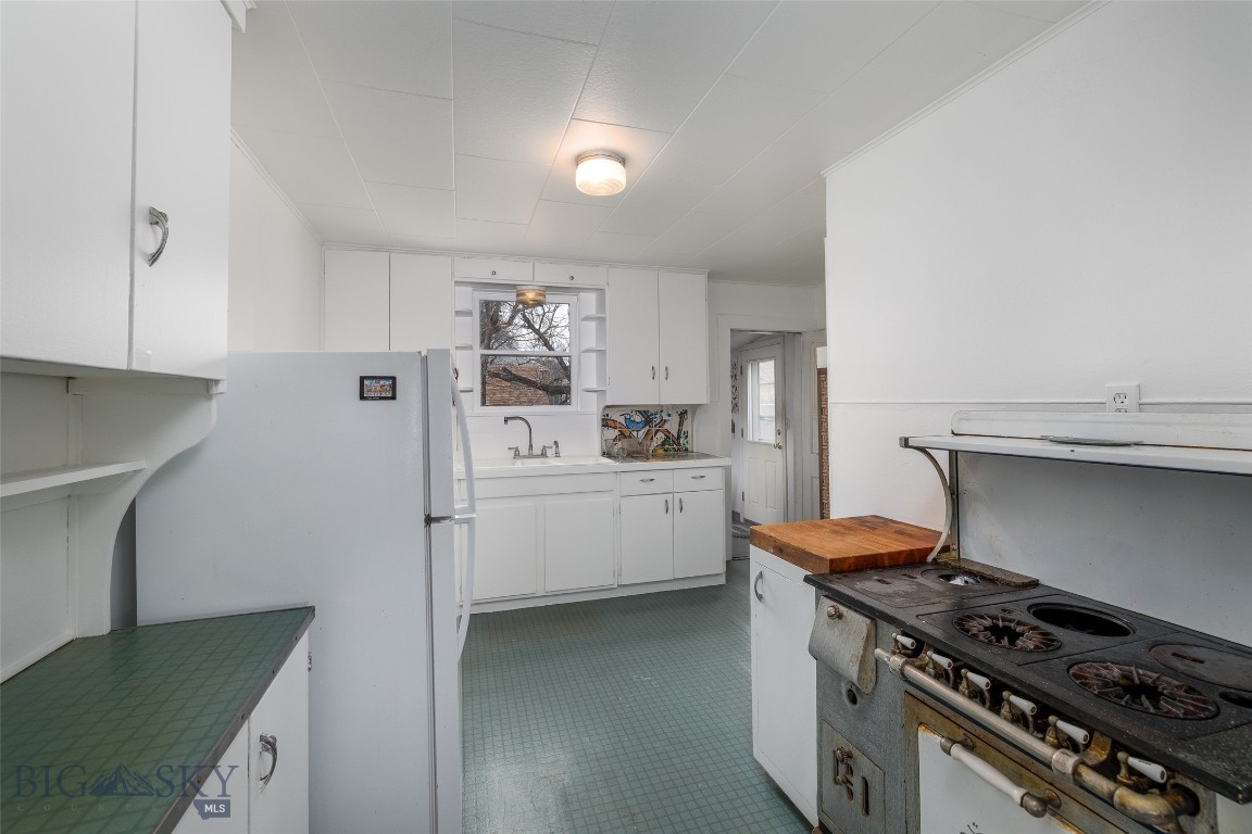 226 S E Street