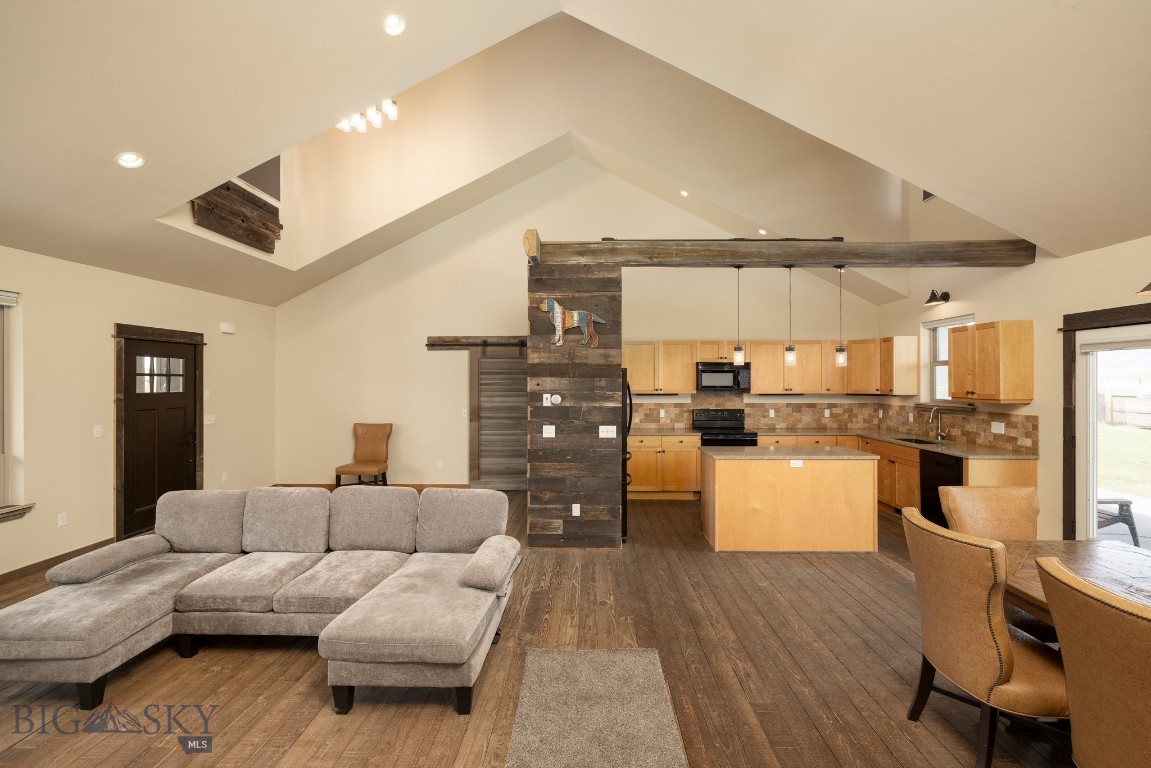 1704 Roundup Boulevard