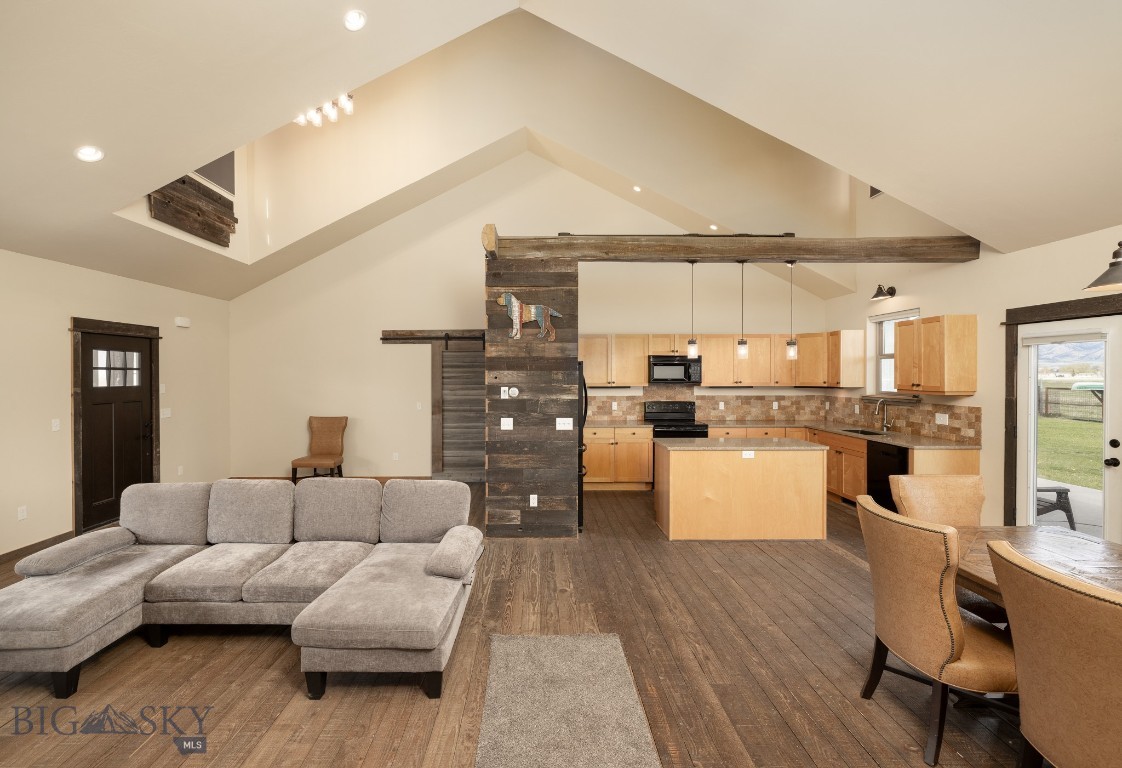 1704 Roundup Boulevard