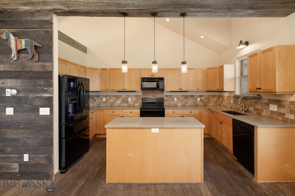 1704 Roundup Boulevard