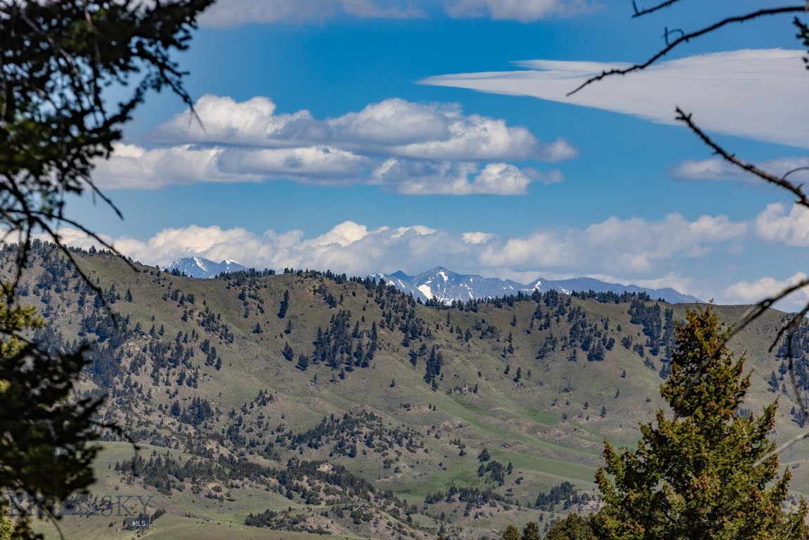 15 AC Elk Ridge Road