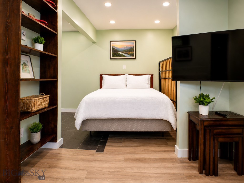 21 SittingBull Road Road 1190