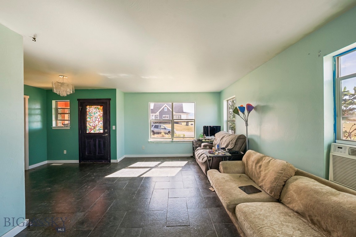 830 N 12th