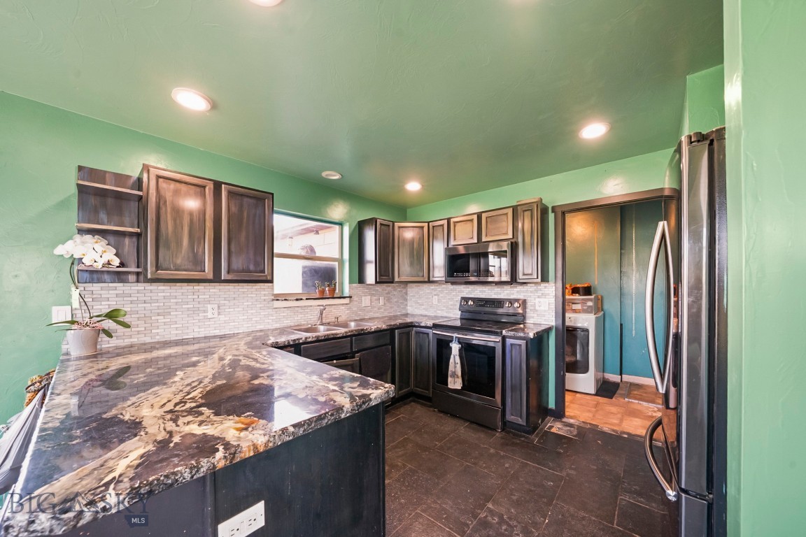 830 N 12th