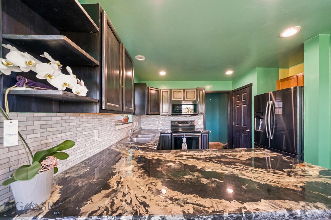 830 N 12th
