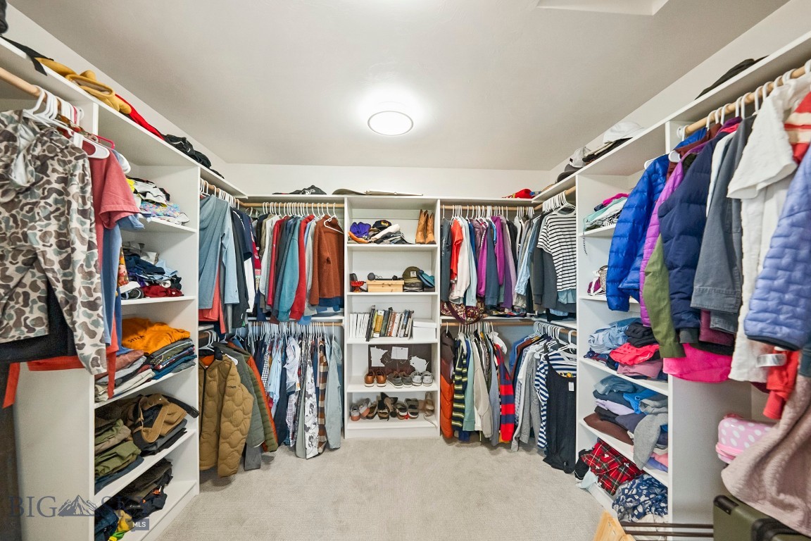 5429 Vaughn