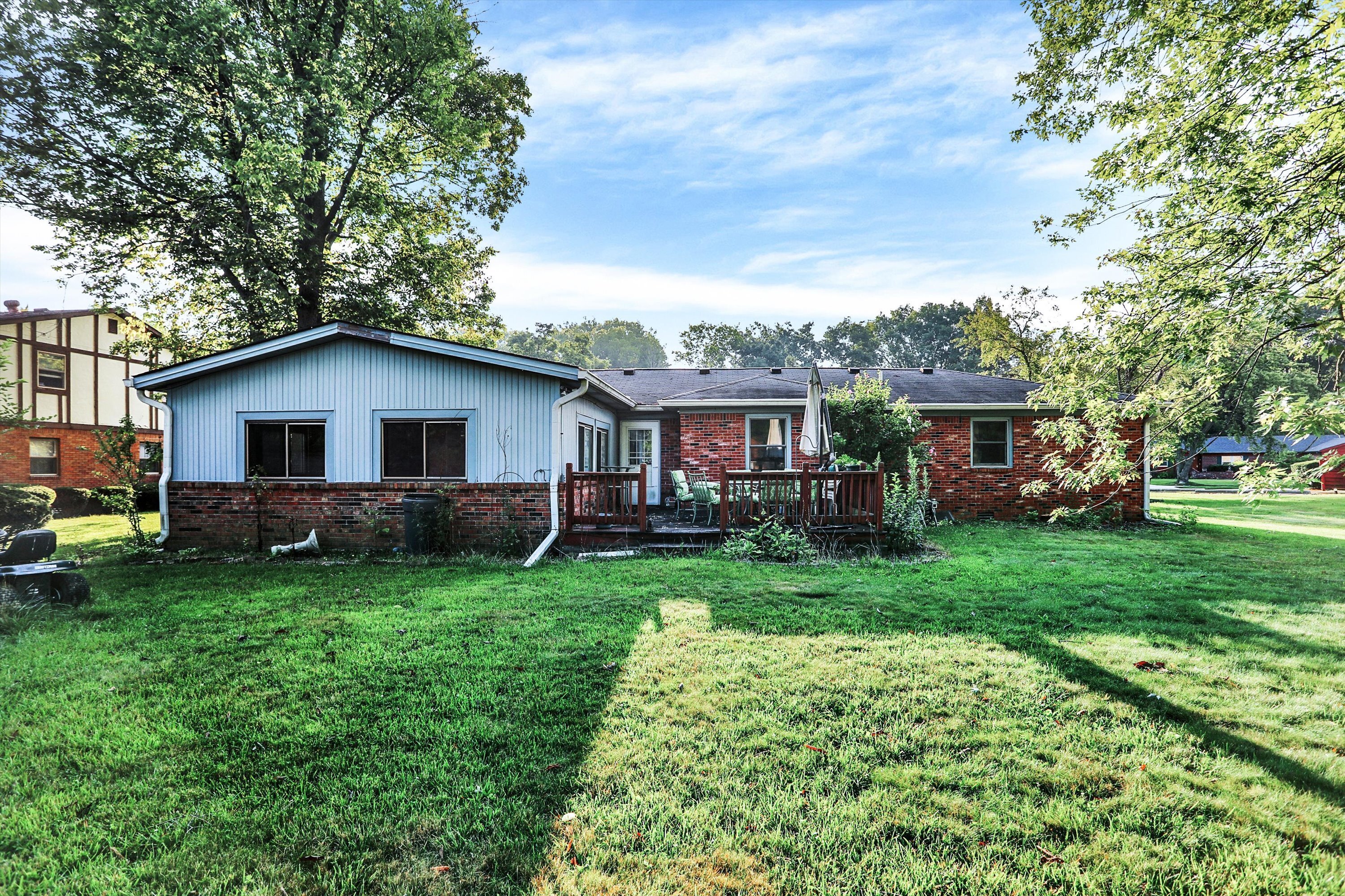 6110 Foxwood Lane