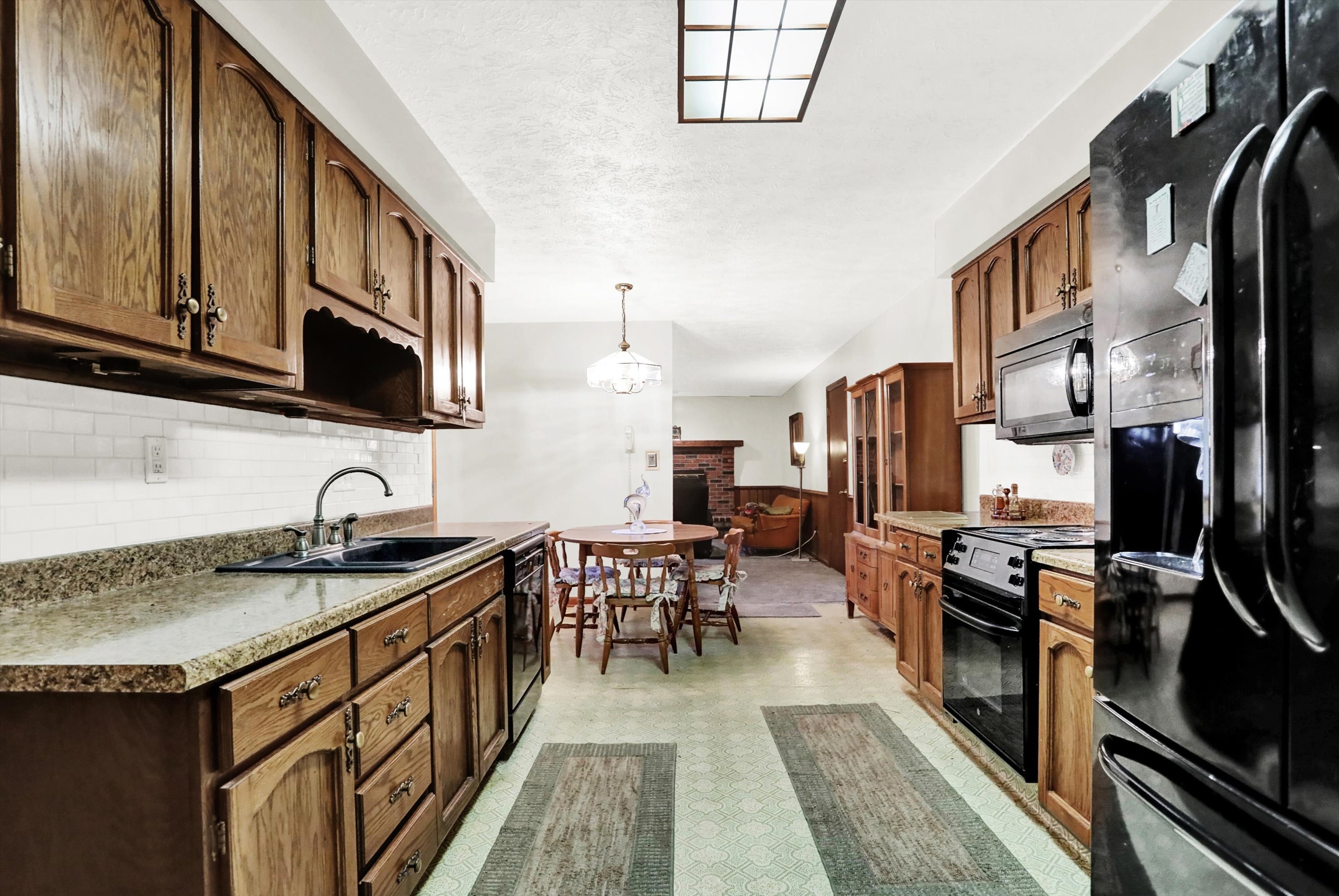 6110 Foxwood Lane