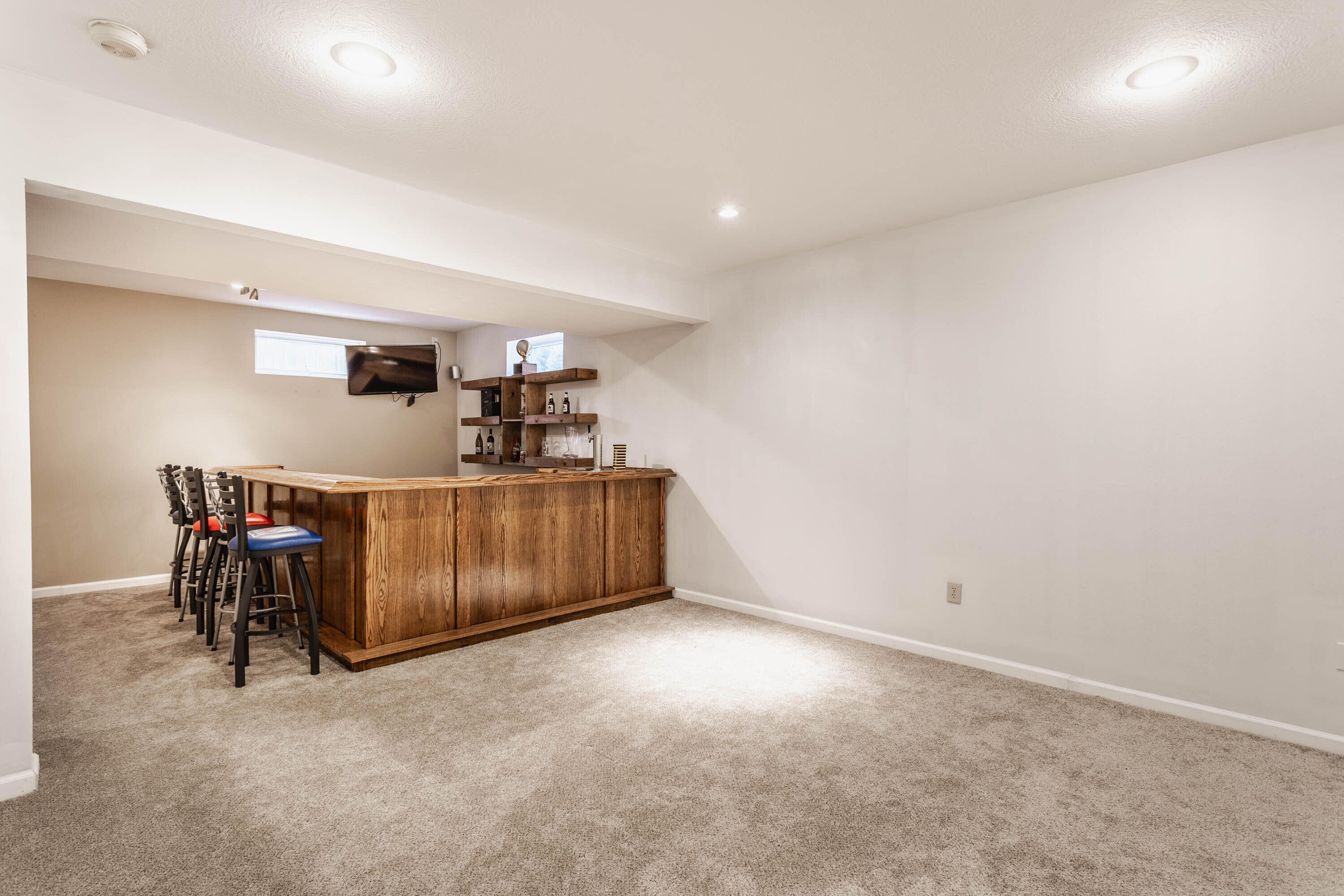6625 Greenridge Drive