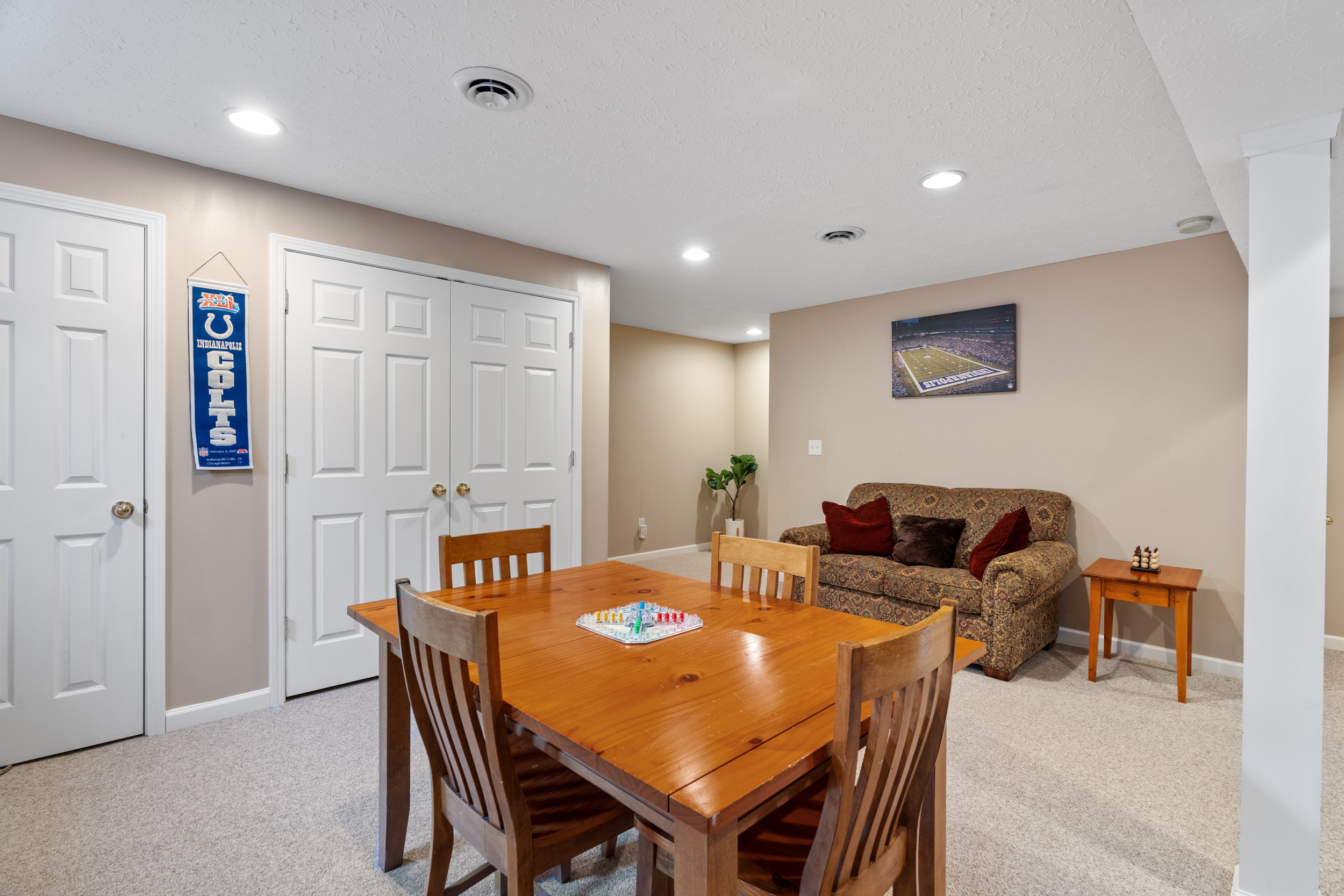 56 E Wisteria Way