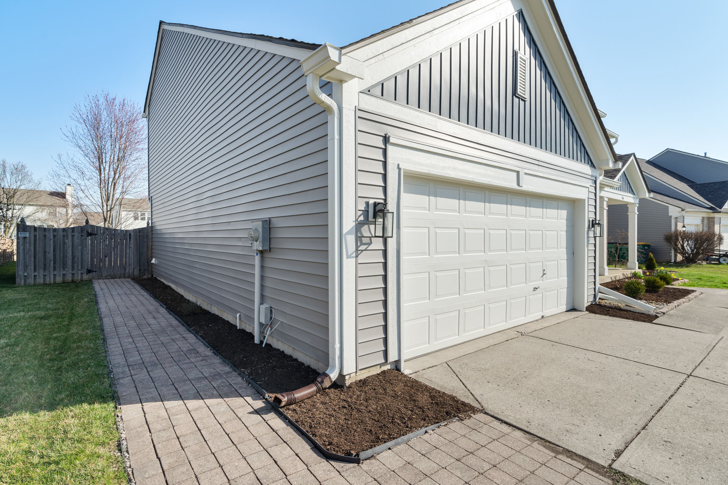 56 E Wisteria Way
