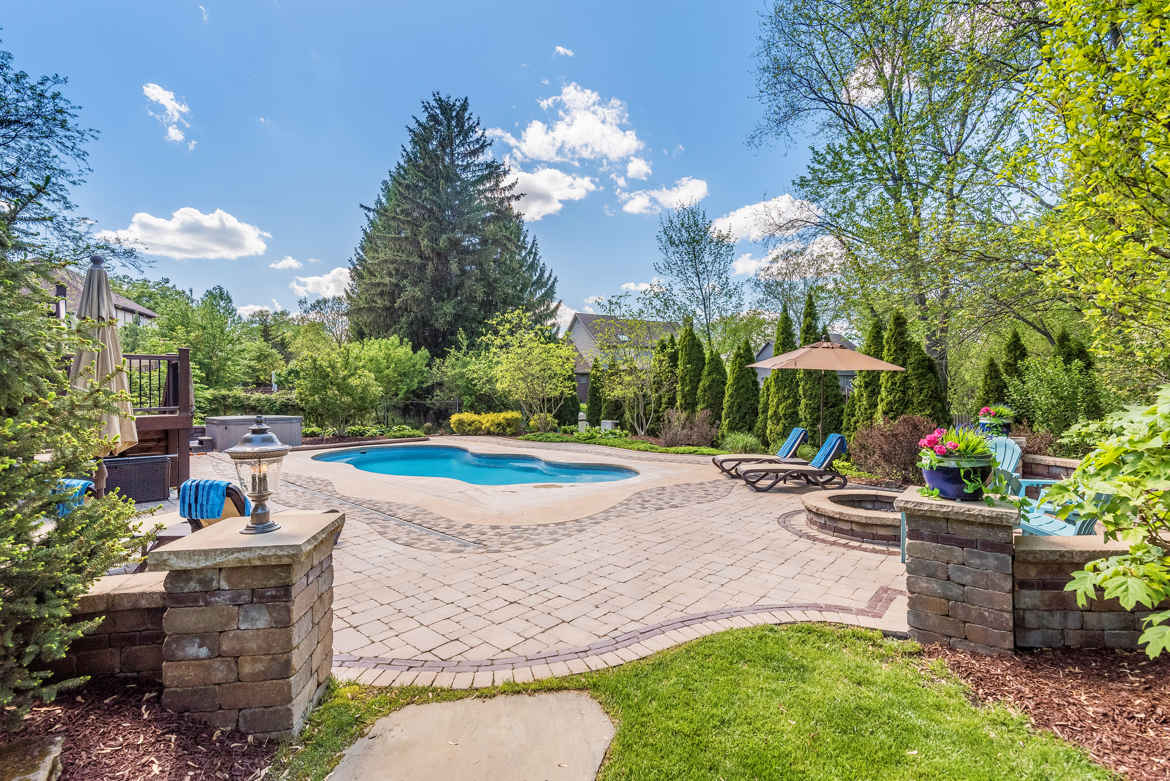 6520 Castle Knoll Court