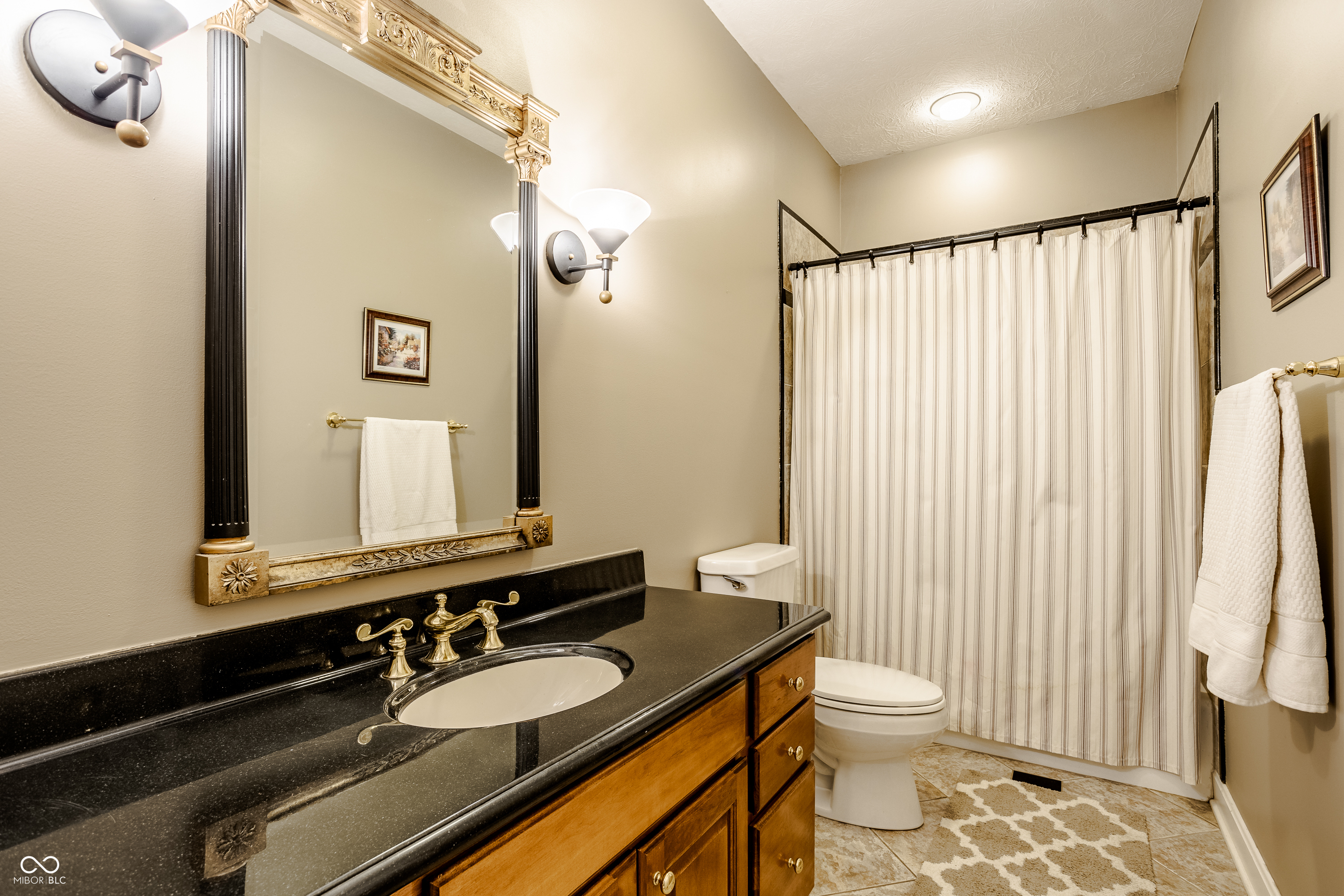 8040 88th Street W