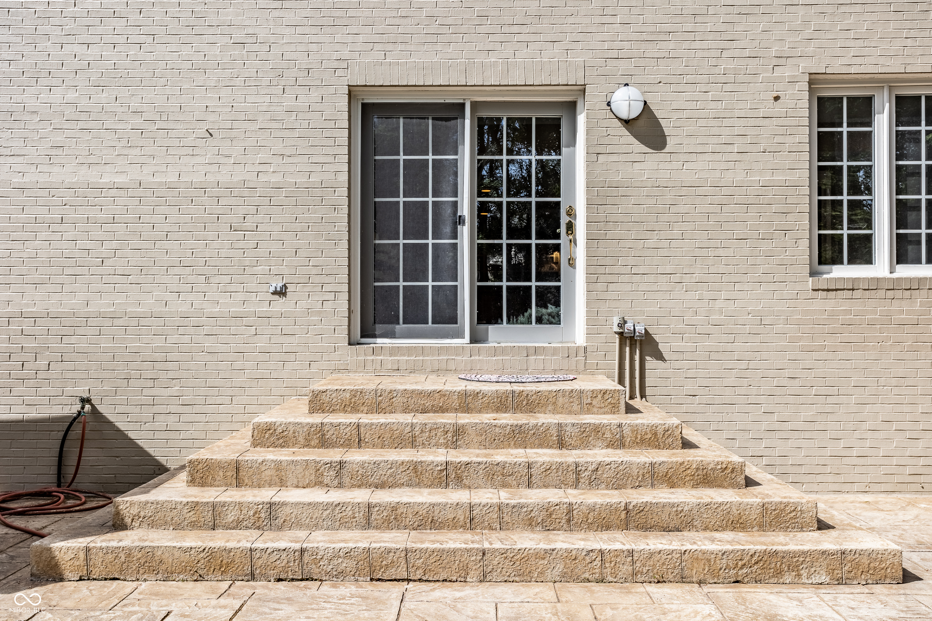 8040 88th Street W