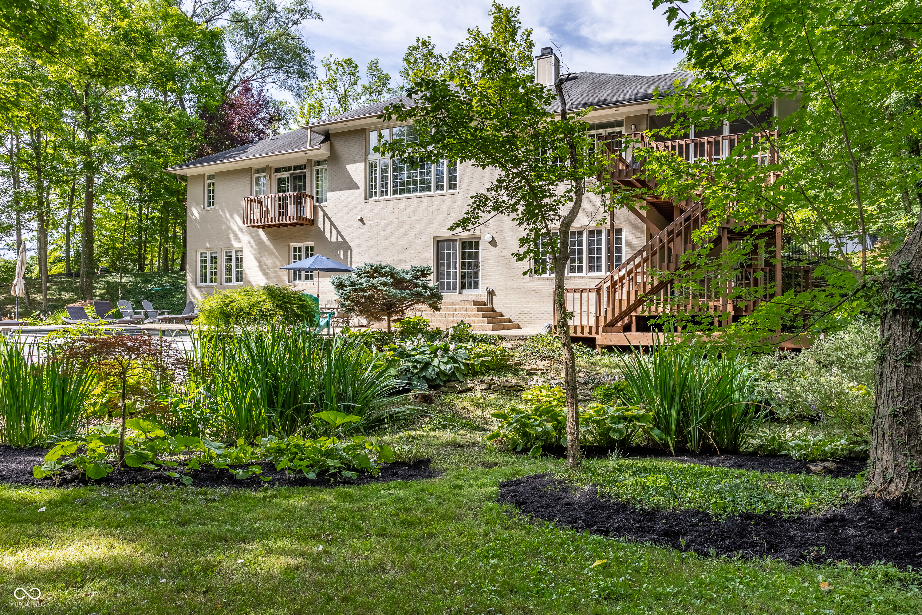 8040 88th Street W
