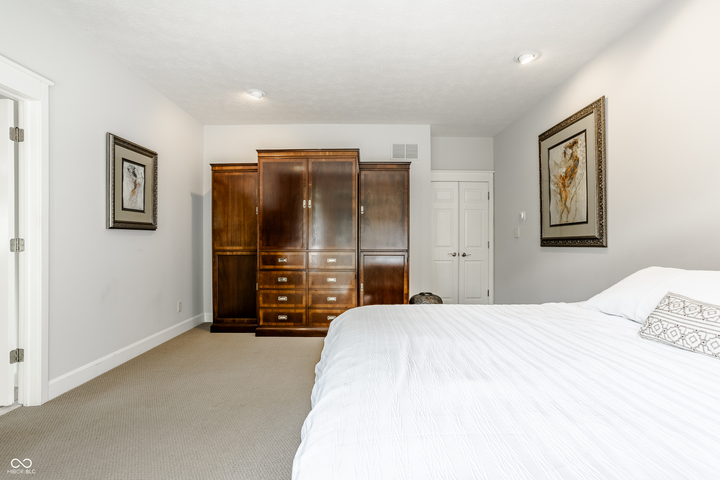 8040 88th Street W