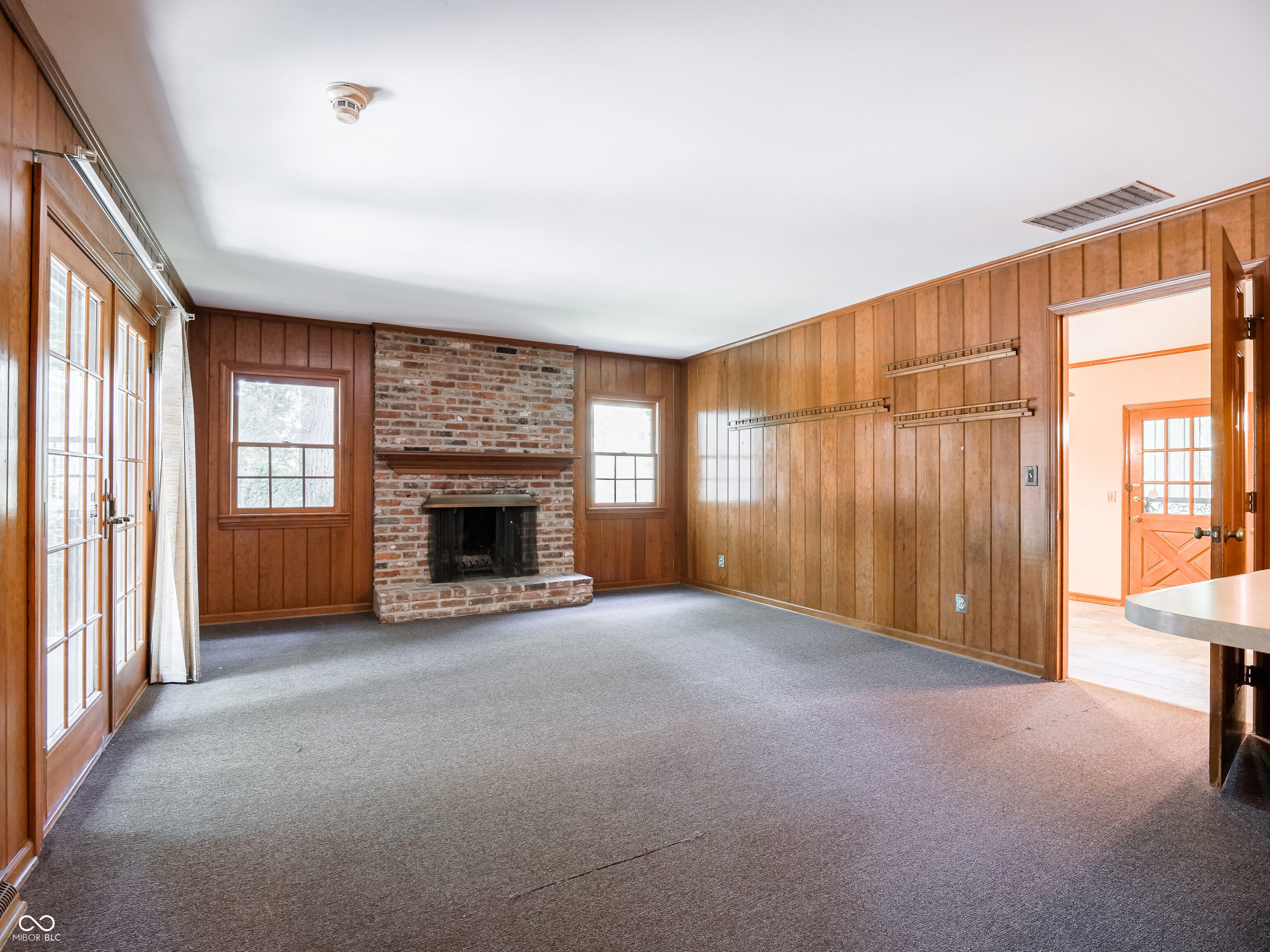 3512 Kenilworth Drive