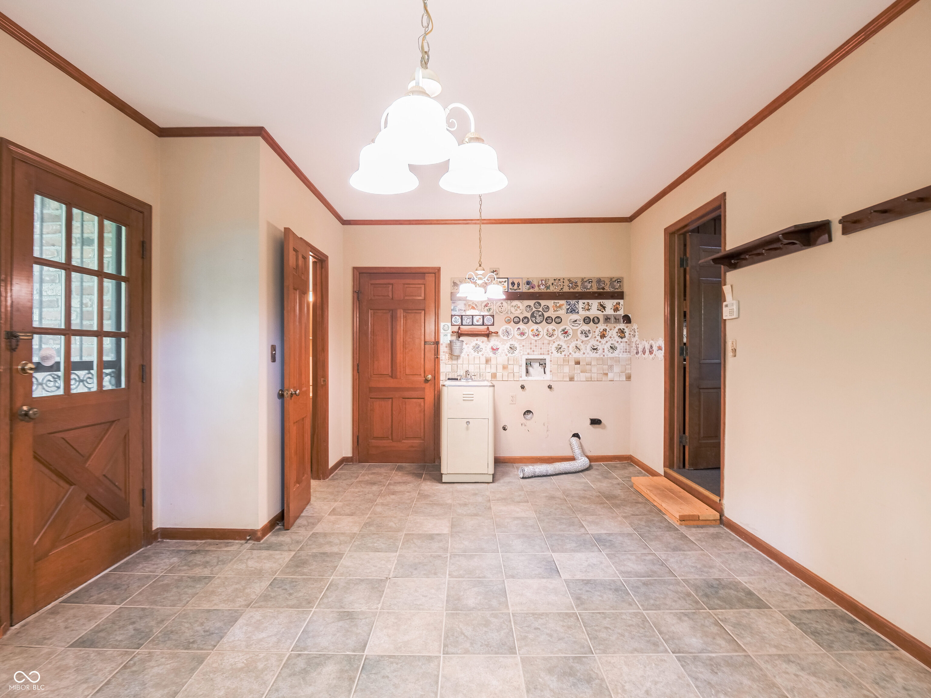 3512 Kenilworth Drive