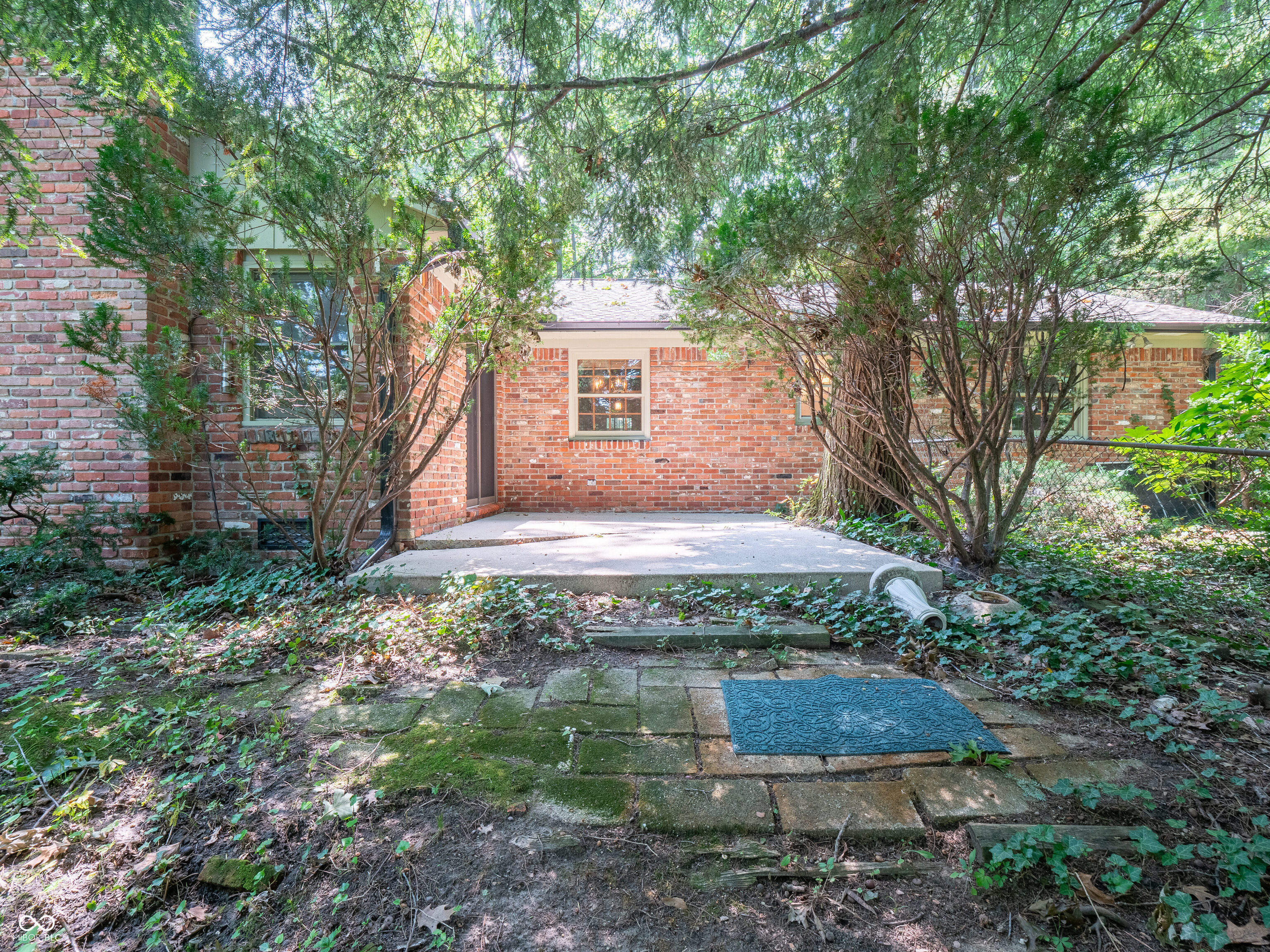 3512 Kenilworth Drive