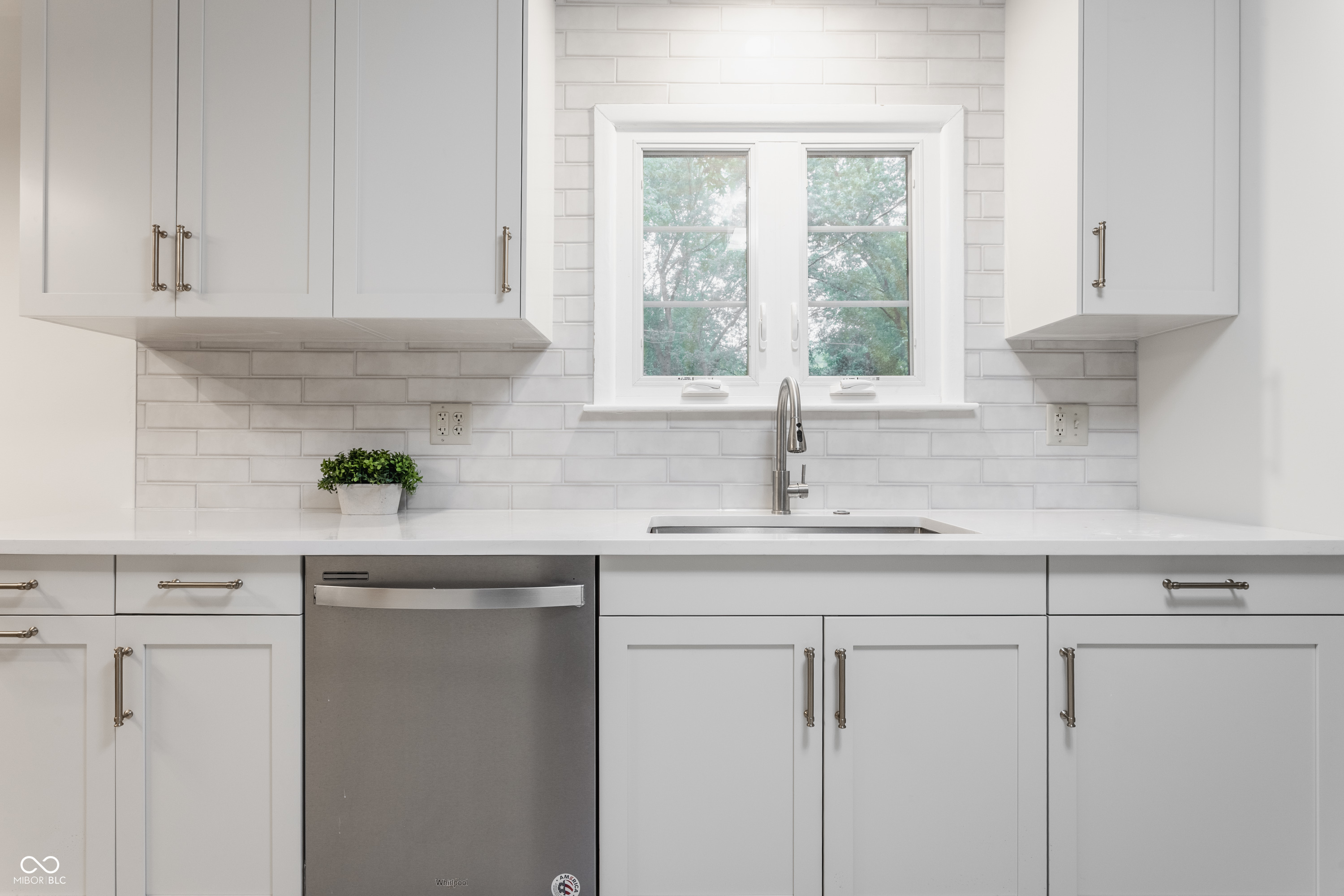 6234 N Tuxedo Street