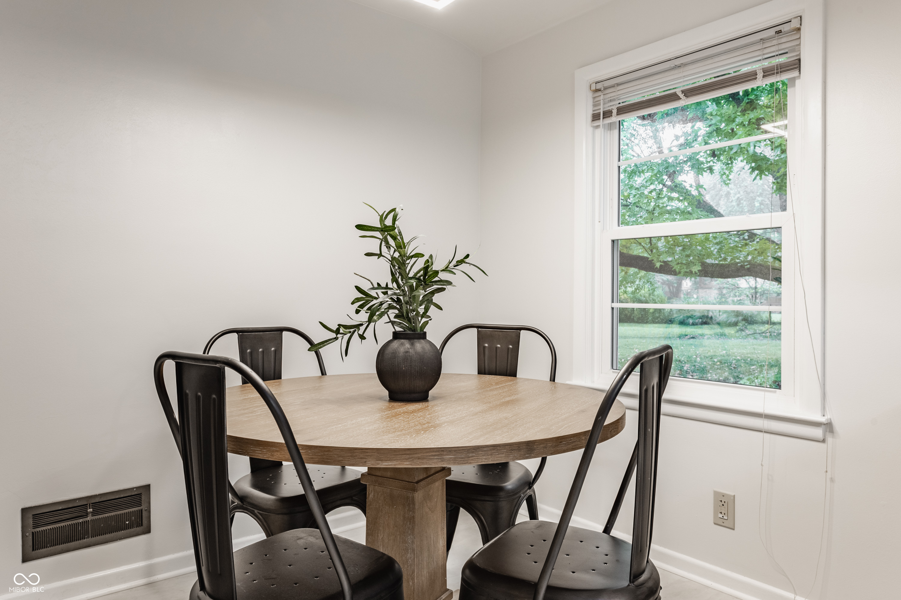 6234 N Tuxedo Street