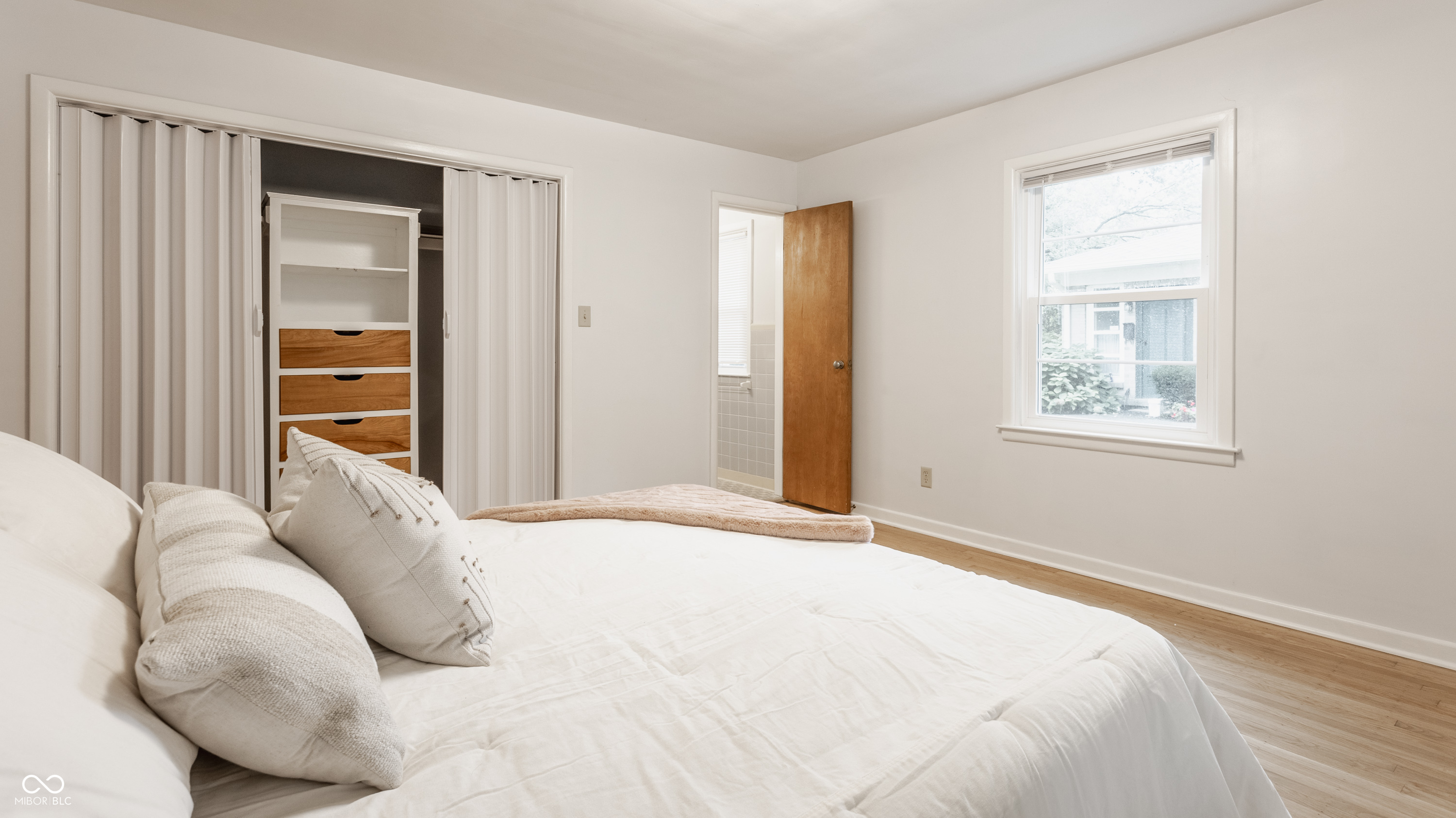 6234 N Tuxedo Street