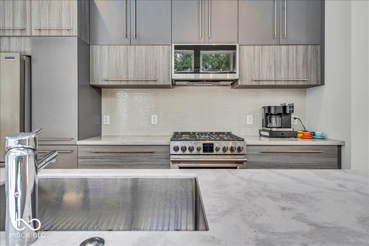 1112 Polk Street