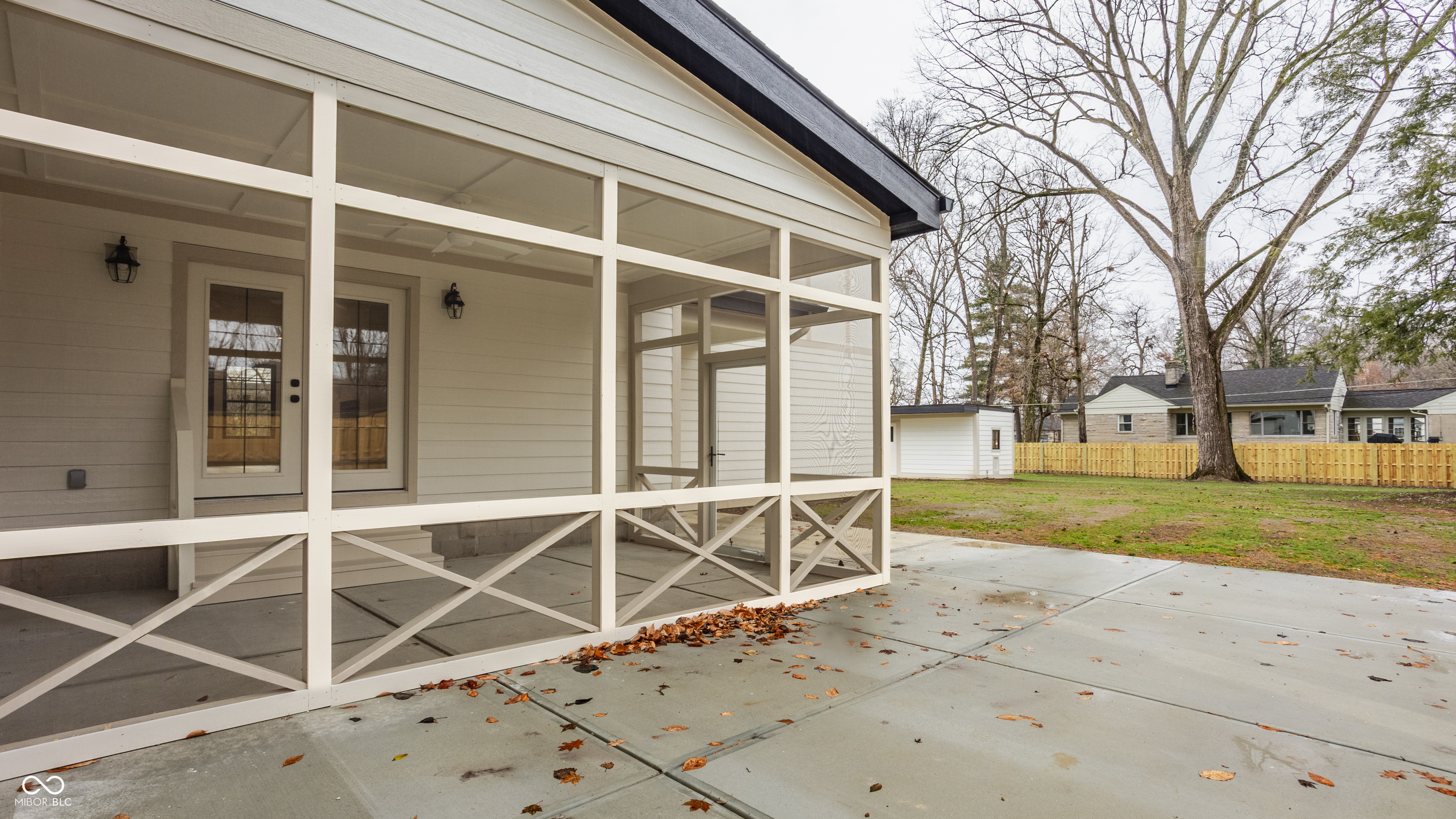 8390 N Illinois Street