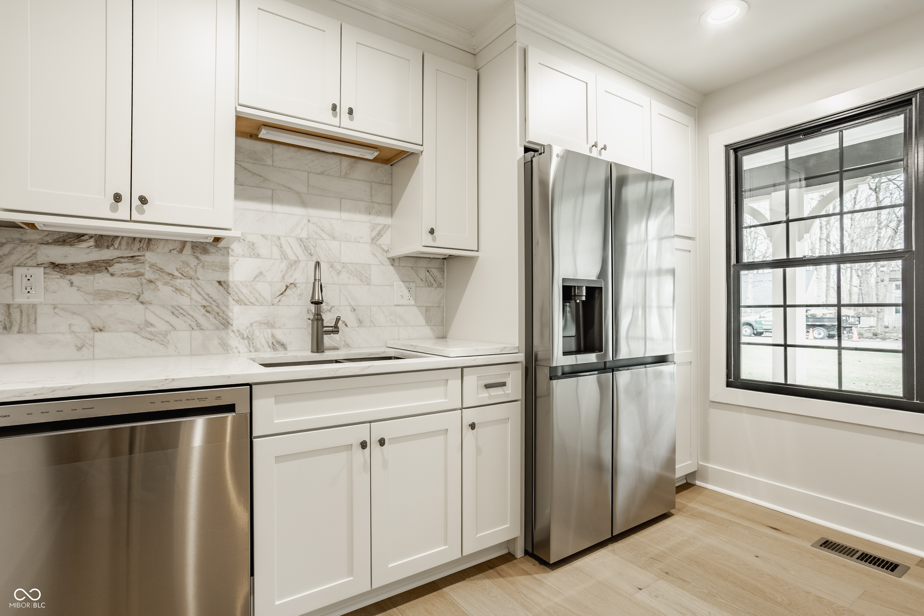 8390 N Illinois Street