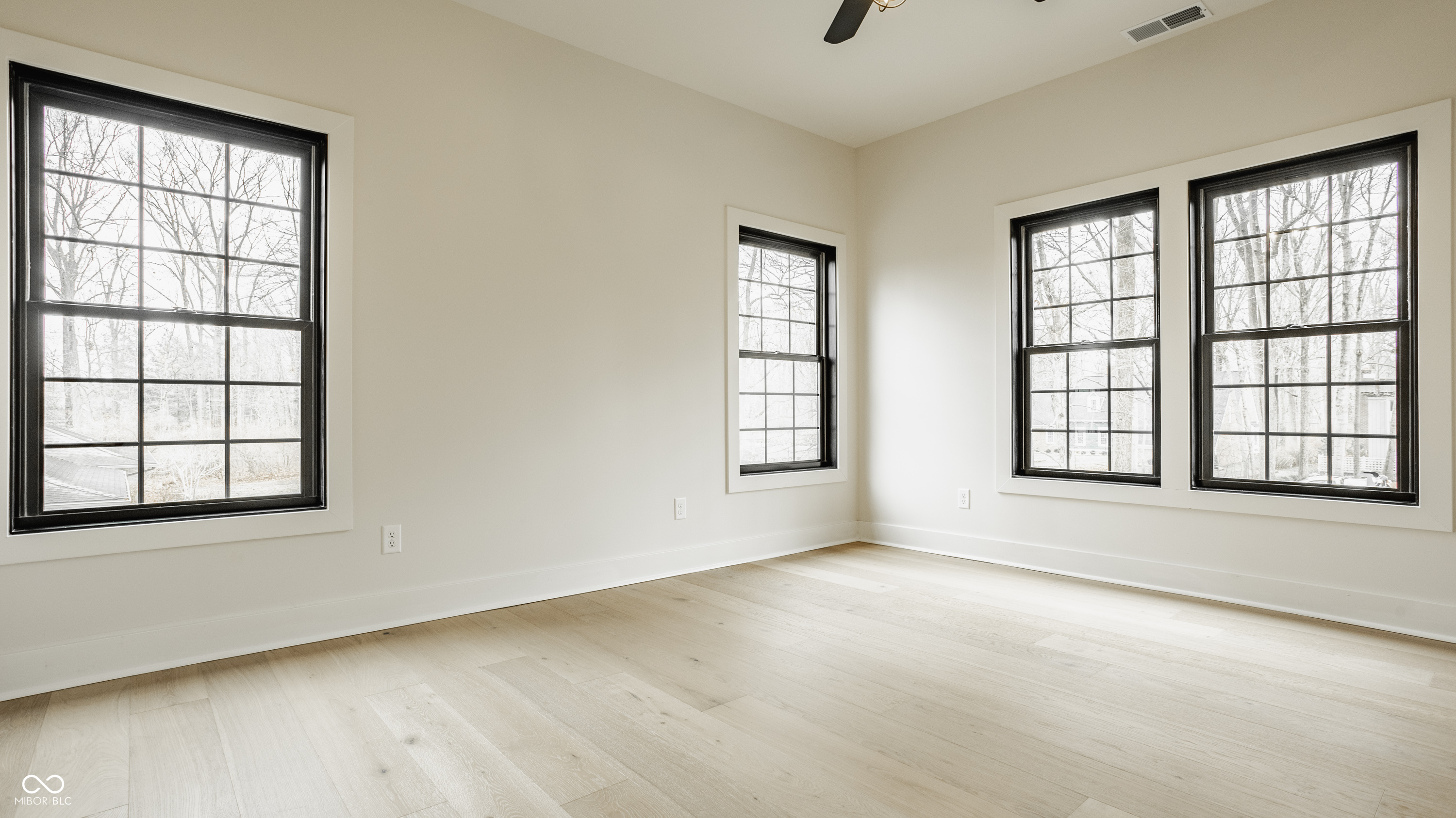 8390 N Illinois Street